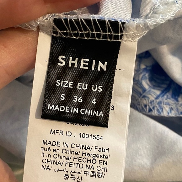 NEW Floral Blue and White Halter Top Size Small S - Picture 5 of 5